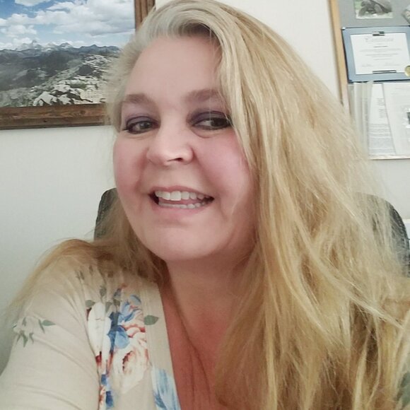 Meet your Posher, Samantha - Picture 1 of 2